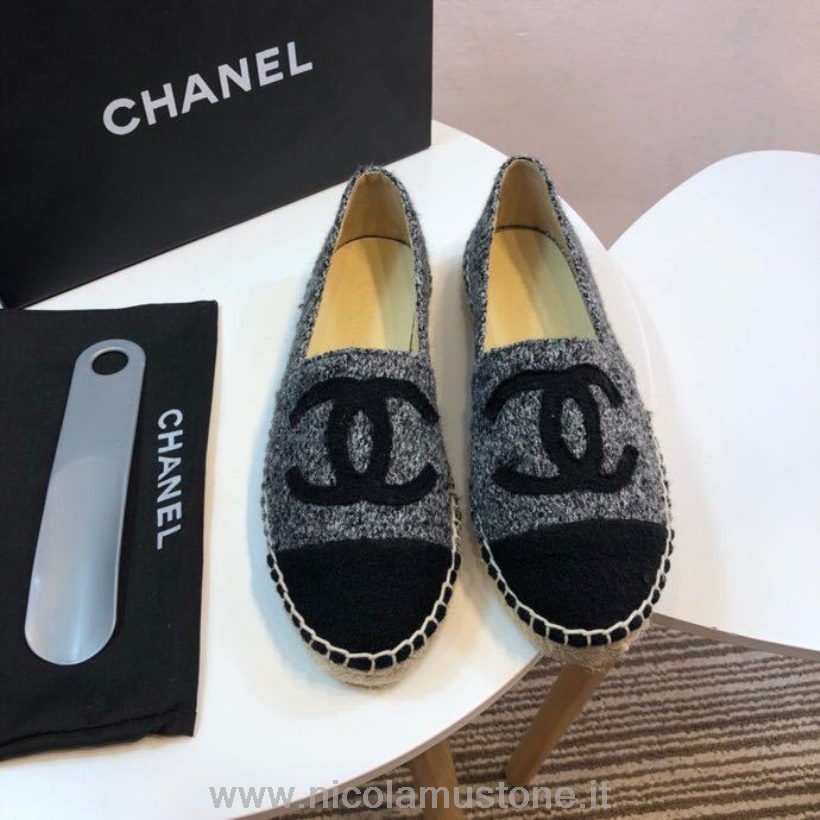 оригинално качество Chanel туид и плат еспадрили колекция пролет/лято 2017 Act 2 сиво/черно