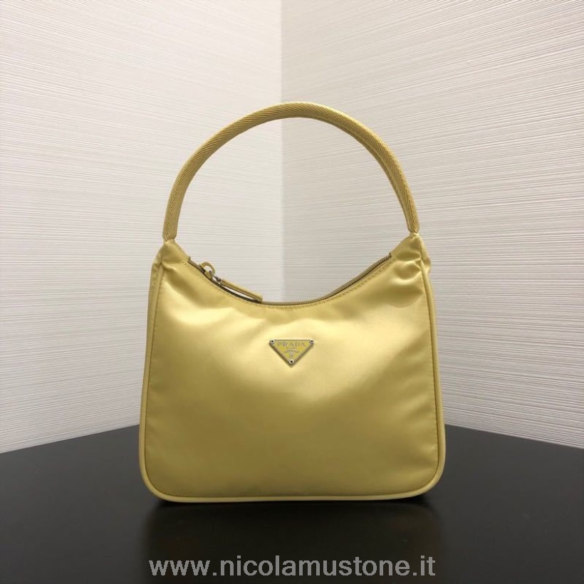 оригинално качество Prada Re-edition найлонова чанта Hobo 24см колекция пролет/лято 2020 жълта