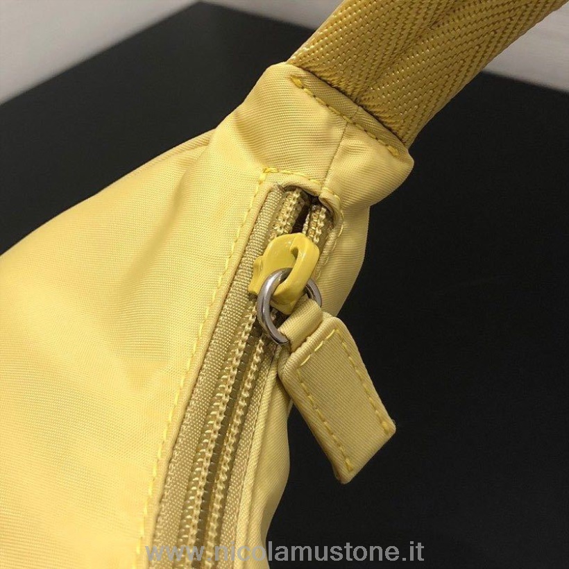 оригинално качество Prada Re-edition найлонова чанта Hobo 24см колекция пролет/лято 2020 жълта