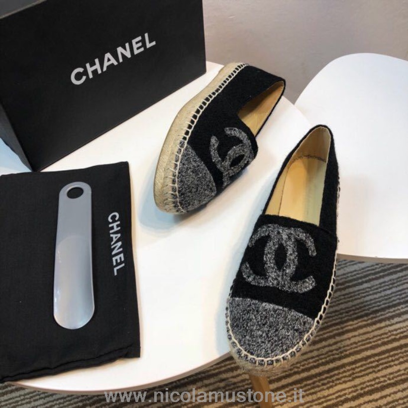 оригинално качество Chanel туид и плат еспадрили колекция пролет/лято 2017 Act 2 черно/сиво