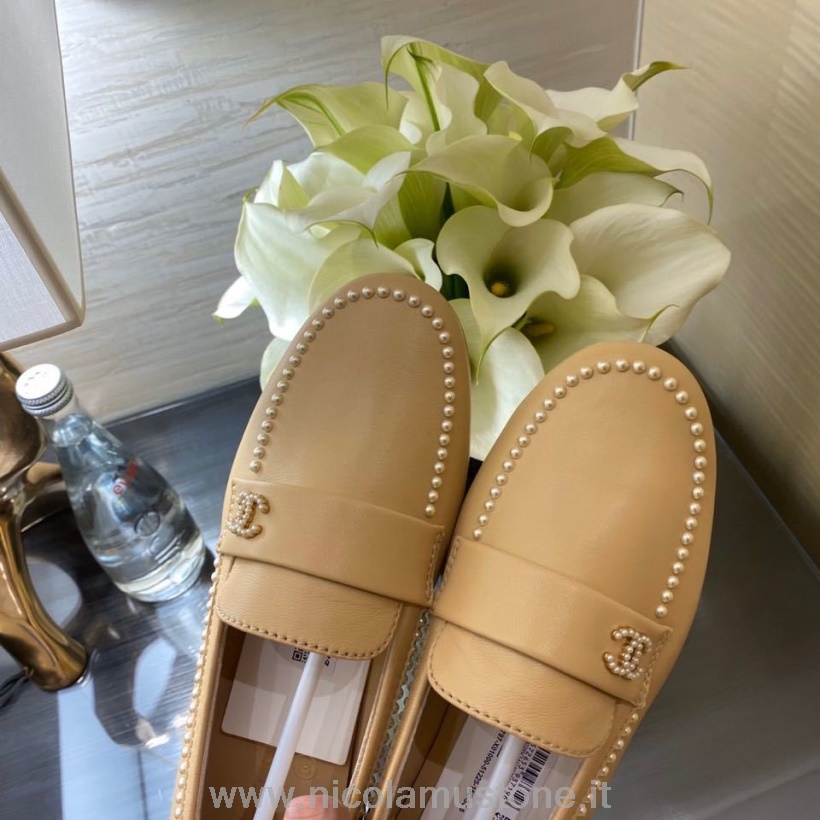 оригинално качество Chanel перла бродирани равни сандали агнешка кожа колекция пролет/лято 2020 тен