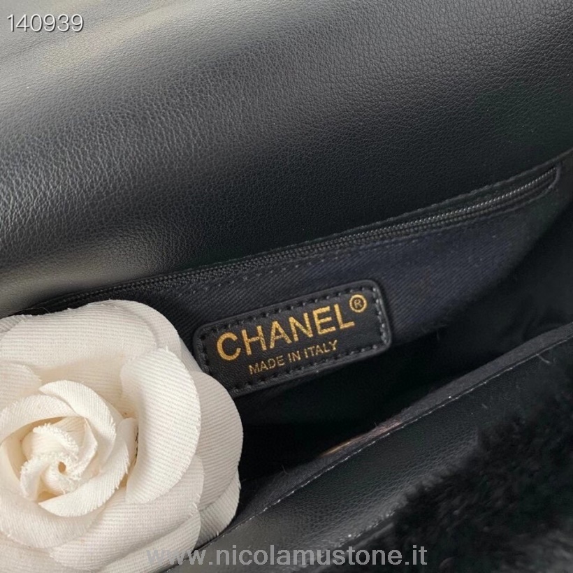 Borsa Con Patta Chanel Di Qualità Originale 22 Cm Hardware Dorato Pelliccia Di Montone/pelle Di Agnello Collezione Autunno/inverno 2020 Nero