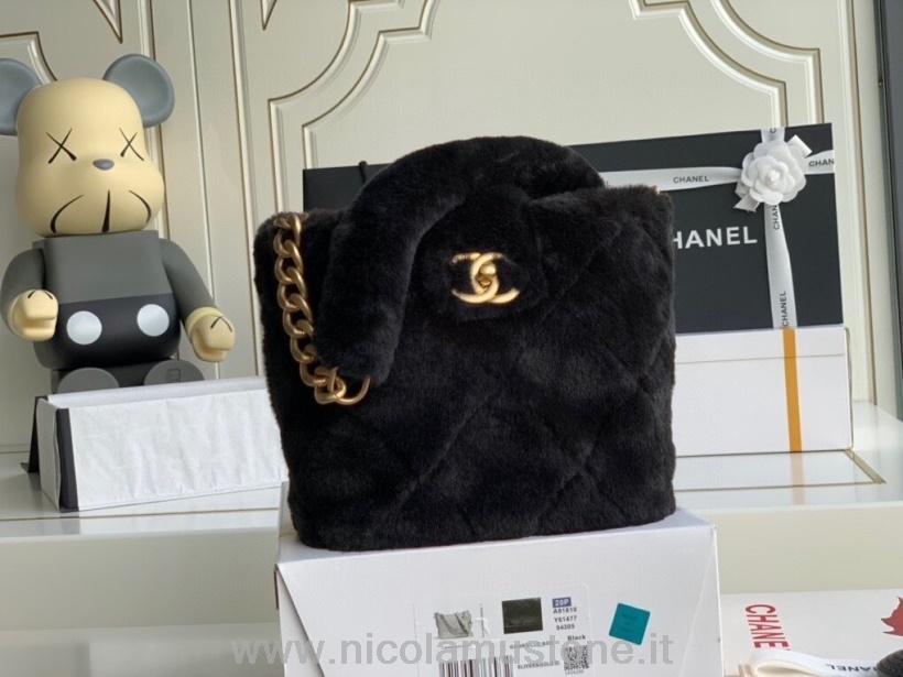 Borsa A Secchiello Chanel Di Qualità Originale 20 Cm Pelliccia Di Montone Hardware Oro Antico Collezione Autunno/inverno 2020 Nero