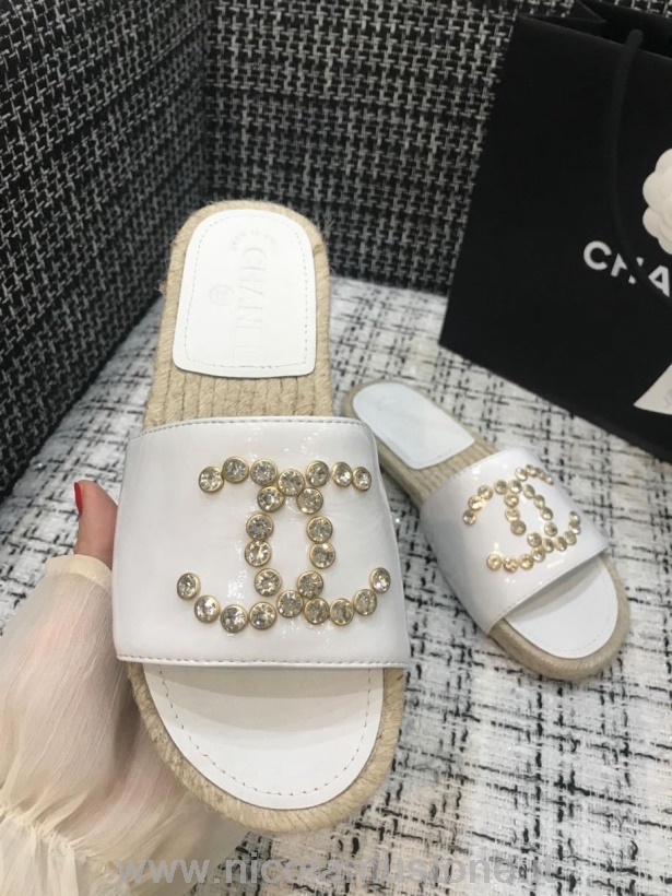 Ciabattine Espadrillas Chanel Jeweled Cc Logo Di Qualità Originale In Vernice Della Collezione Primavera/estate 2020 Bianche