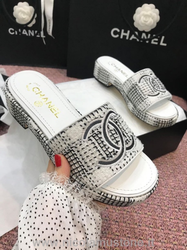 Originální Kvalita Chanel Tweed Cc Logo Mule Sandály Teletina Kůže Jaro/léto 2020 Akt 2 Kolekce Bílá/šedá