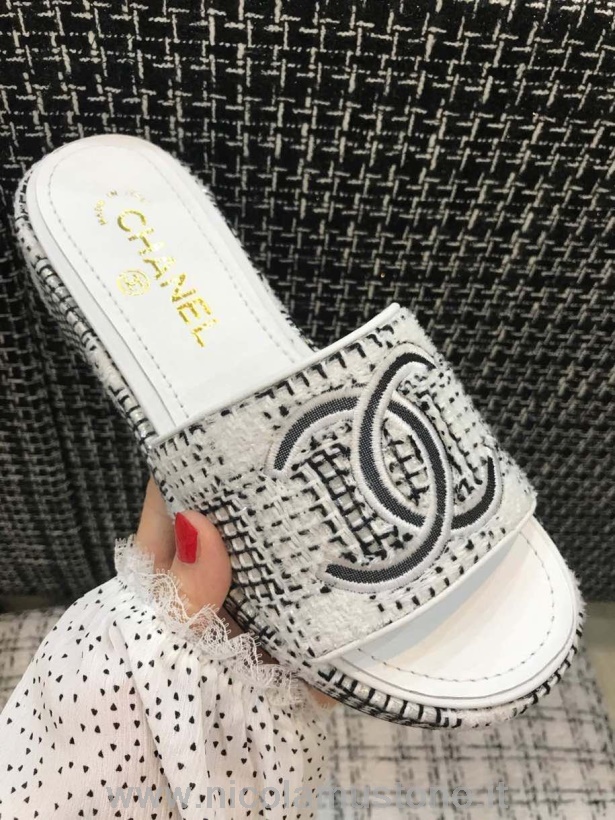 Originální Kvalita Chanel Tweed Cc Logo Mule Sandály Teletina Kůže Jaro/léto 2020 Akt 2 Kolekce Bílá/šedá