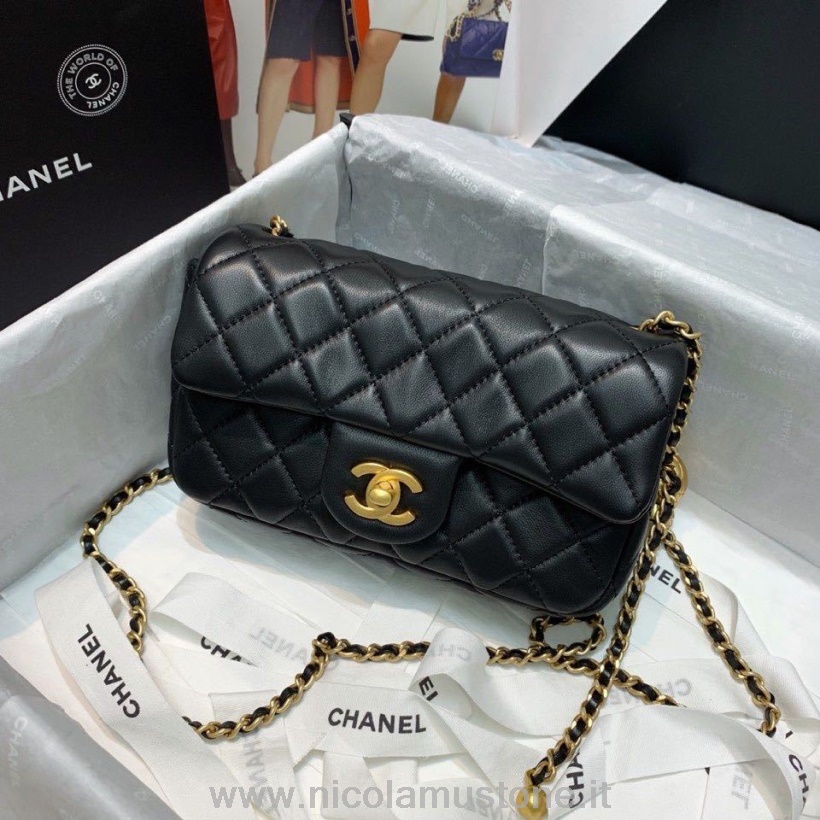 Originální Kvalitní Chanel Klasická Klopa S Přívěskem řetízek S Detaily Cc Na Popruhu Taška 20cm Zlaté Kování Jehněčí Kůže Kolekce Jaro/léto 2020 černá