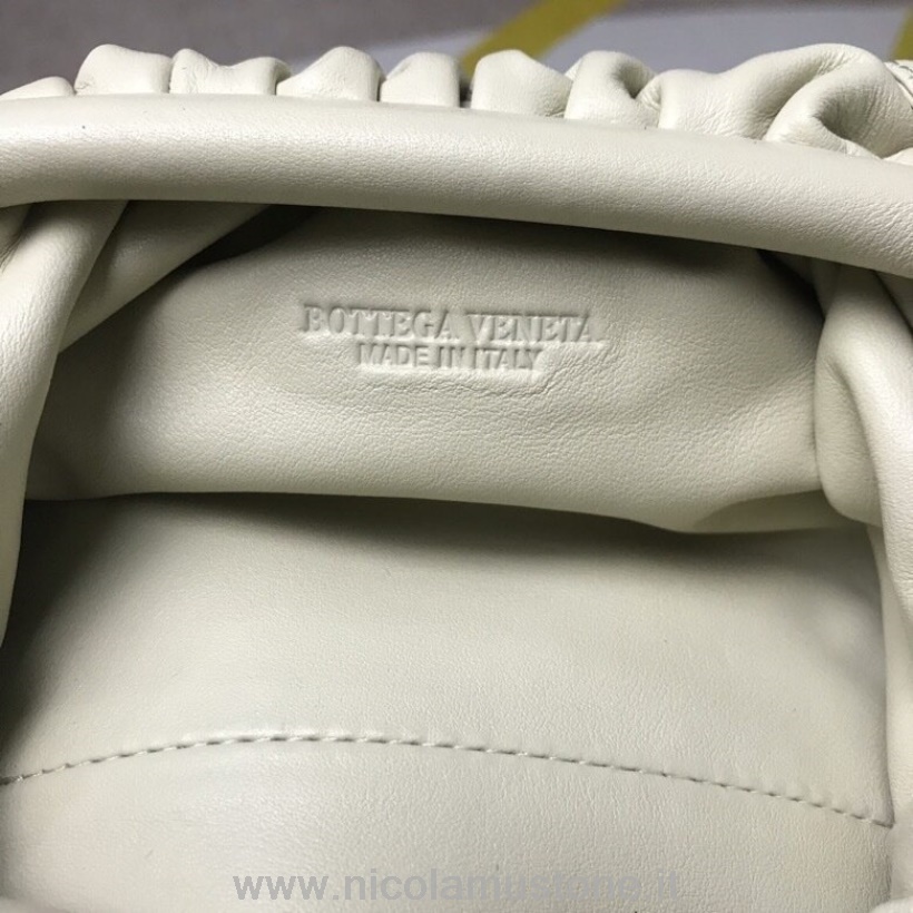 Originální Kvalitní Bottega Veneta Mini Taška Přes Rameno 22cm Telecí Kůže Kolekce Jaro/léto 2020 Bílá
