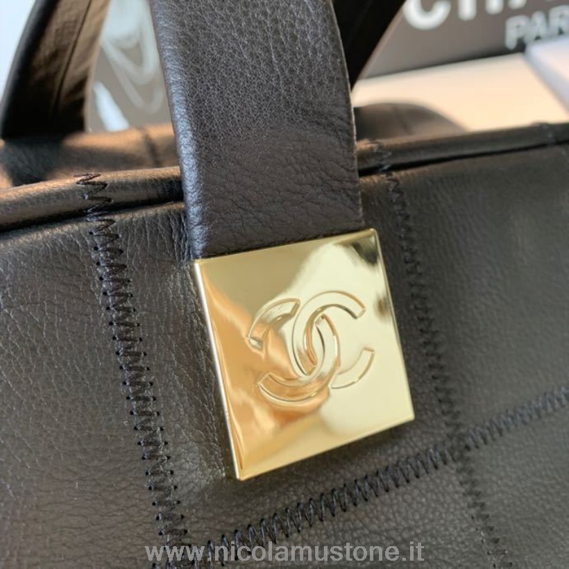 Originální Kvalitní Bowlingová Taška Chanel 32cm Jehněčí Kůže Zlatý Hardware Kolekce Jaro/léto 2020 černá