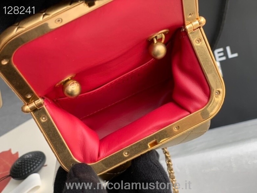 Originální Kvalitní Taška Na Zámek Chanel Kiss Lock 14cm Jehněčí Kůže Zlatý Hardware Kolekce Podzim/zima 2020 Zlatá