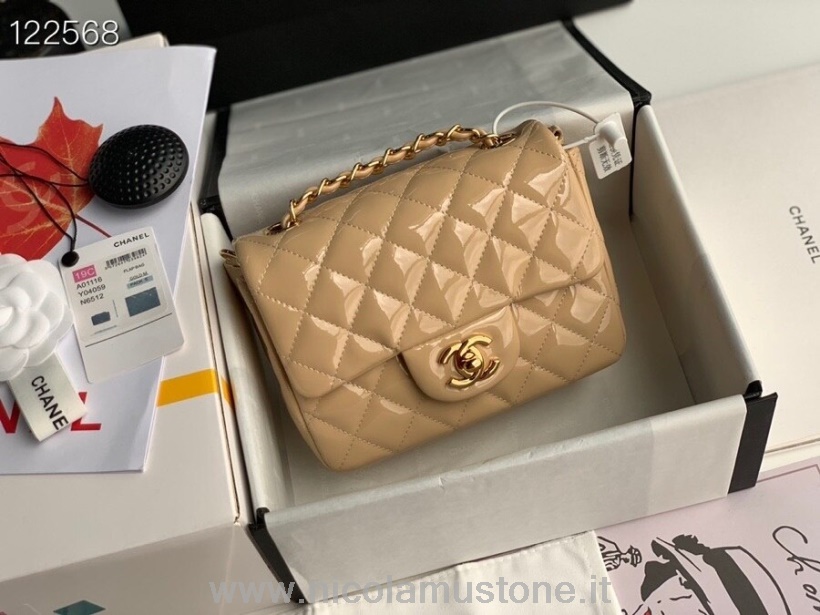 Originální Kvalitní Chanel Klasická Taška S Klopami 18cm Zlatý Hardware Lakovaná Kůže Kolekce Jaro/léto 2020 Béžová