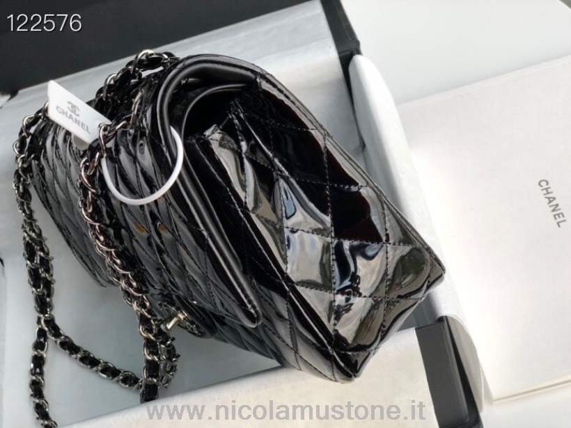 Originální Kvalitní Kabelka Chanel Klasická S Klopou 25cm Stříbrný Hardware Lakovaná Kůže Kolekce Jaro/léto 2020 černá