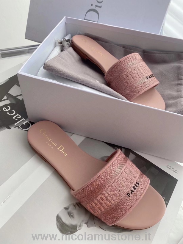 Originální Kvalitní Sandály Christian Dior Dway Z Vyšívané Bavlněné Telecí Kůže Kolekce Jaro/léto 2021 Růžová