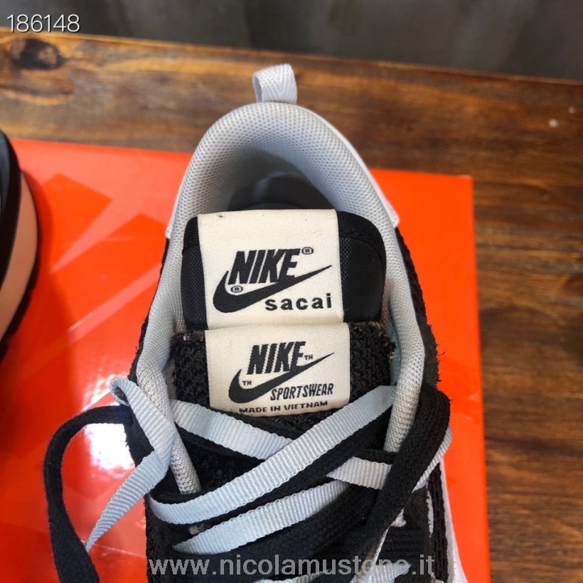 Originální Kvalitní Tenisky Nike X Sacai Vaporwaffle Black/white