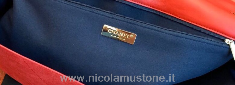 Originální Kvalita Chanel X Pharrell Kolekce Kapslí Xxl Klasická Cestovní Taška S Klopou 46cm Semiš Jehněčí Kůže Zlatý Hardware Jaro/léto 2019 Akt 1 Kolekce červená