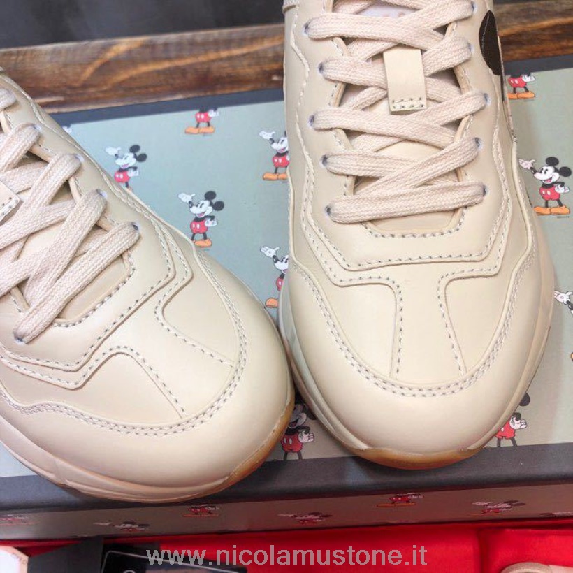 Original Qualität Gucci X Disney Rhyton Dad Sneakers 602048 Kalbsleder Frühjahr/Sommer 2020 Kollektion Weiß