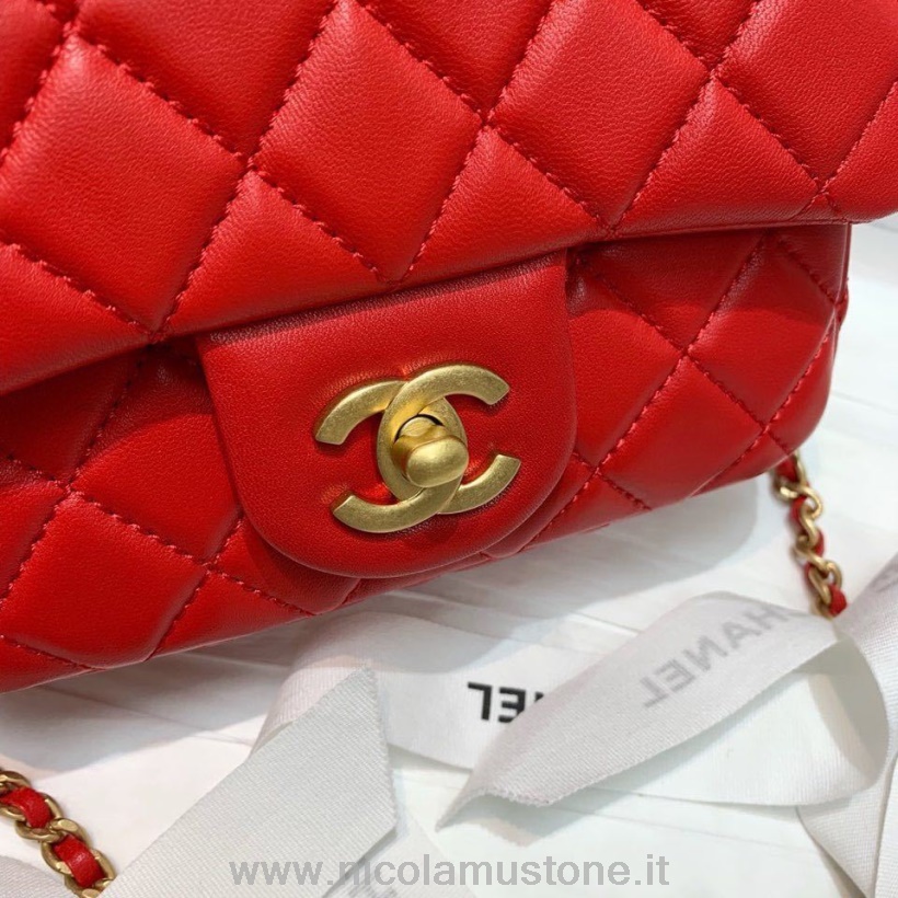 Original Qualität Chanel Classic Klappe Mit Charme Kette Mit Cc Details Auf Riemen Tasche 18cm Gold Hardware Lammleder Kollektion Frühjahr/sommer 2020 Rot