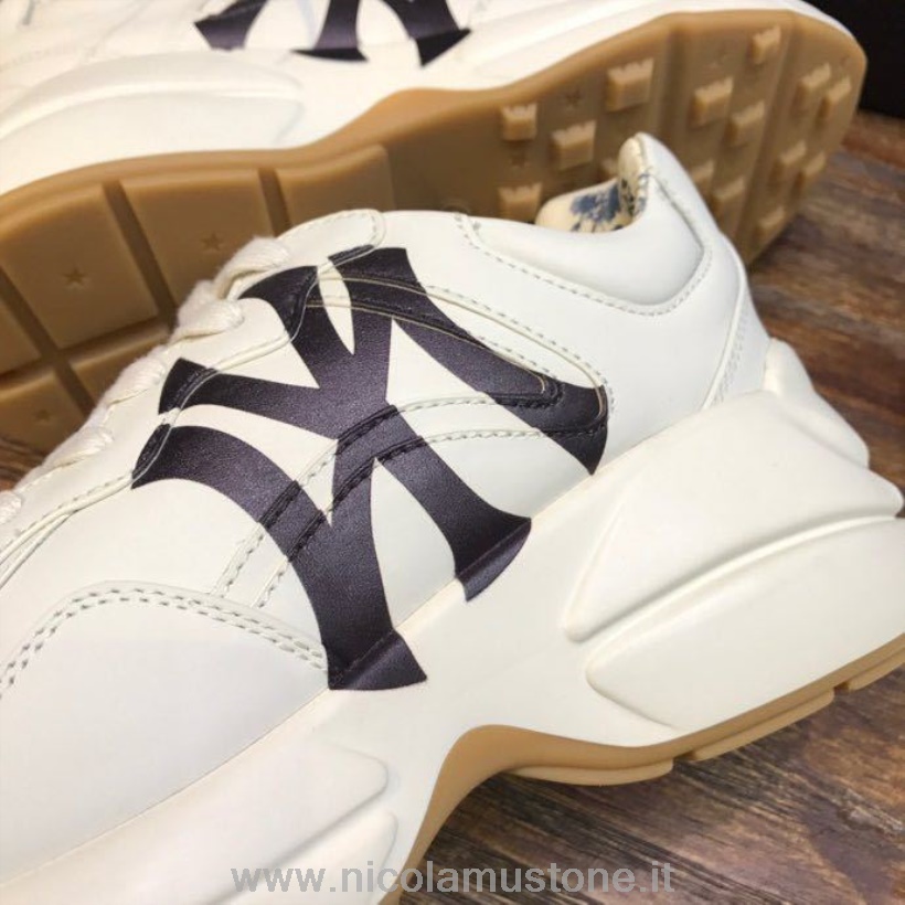 Original Qualität Gucci Rhyton Ny Yankees Dad Sneakers 548638 Kalbsleder Frühjahr/Sommer 2020 Kollektion Weiß
