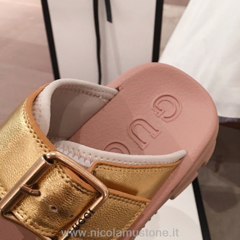 γνήσιας ποιότητας Gucci Aguru ανοιχτά πέδιλα με 2 αγκράφες δέρμα μοσχαριού άνοιξη/καλοκαίρι 2020 συλλογή χρυσό