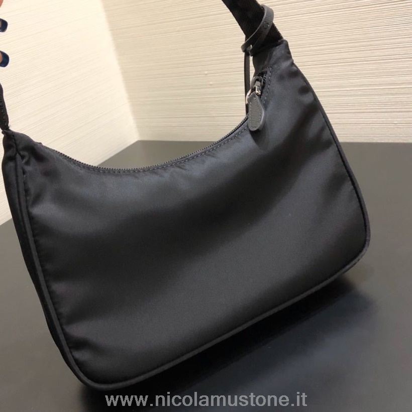 γνήσιας ποιότητας Prada Re-edition νάιλον τσάντα Hobo 24cm συλλογή άνοιξη/καλοκαίρι 2020 μαύρη