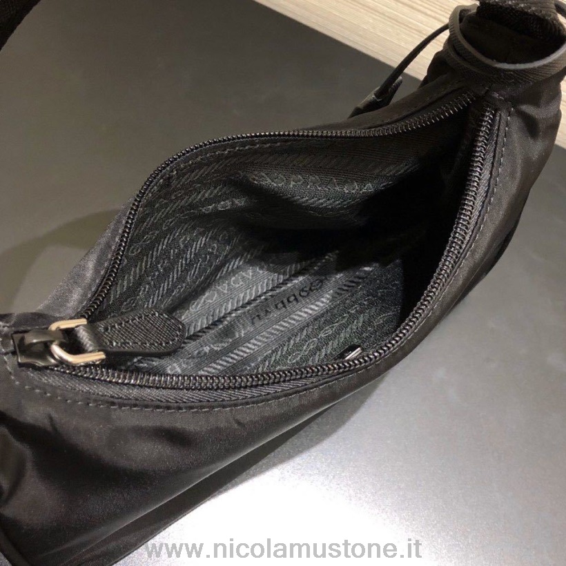 γνήσιας ποιότητας Prada Re-edition νάιλον τσάντα Hobo 24cm συλλογή άνοιξη/καλοκαίρι 2020 μαύρη