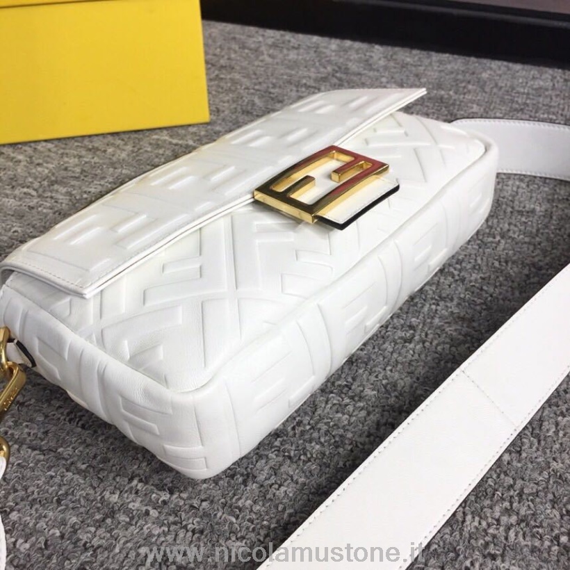 αρχικής ποιότητας Fendi Ff ανάγλυφη τσάντα μπαγκέτας 26cm συλλογή άνοιξη/καλοκαίρι 2019 λευκό