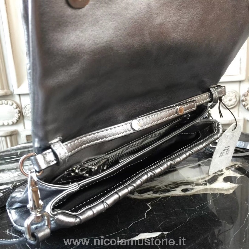 γνήσιας ποιότητας Miu Miu Matelasse τσάντα ώμου 5bh080 Nappa δέρμα μοσχαριού συλλογή μεταλλικό ασήμι άνοιξη/καλοκαίρι 2018
