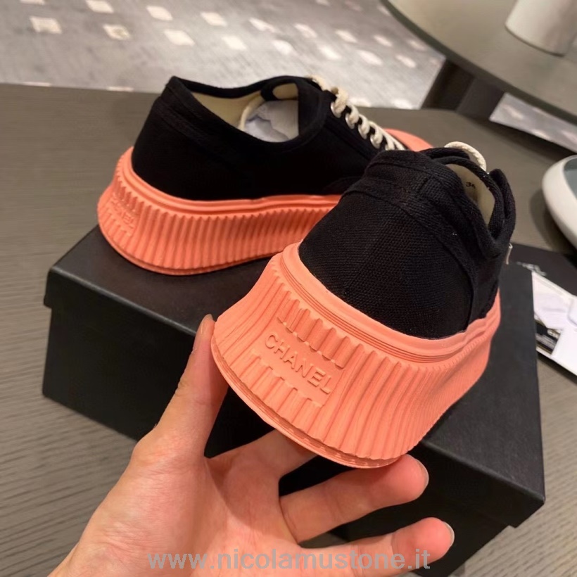 Πρωτότυπη συλλογή πάνινα παπούτσια με πλατφόρμα από καμβά Chanel φθινόπωρο/χειμώνας 2021 μαύρο/ροζ