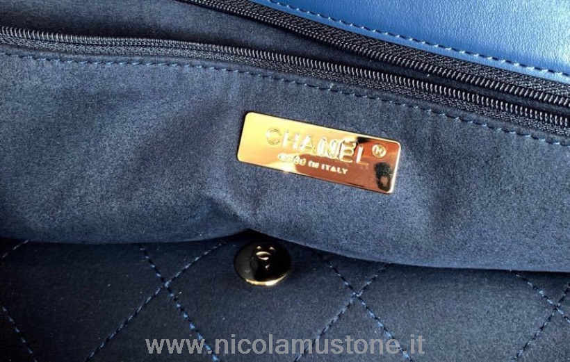 αρχικής ποιότητας Chanel X Pharrell Capsule Collection Xxl Classic Flap τσάντα ταξιδίου 46cm σουέτ δέρμα αρνιού χρυσό υλικό άνοιξη/καλοκαίρι 2019 πράξη 1 συλλογή μπλε