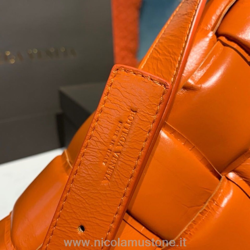 γνήσιας ποιότητας Bottega Veneta Padded Cassette Bag 24cm Maxi Intrecciato Weave δέρμα αρνιού χρυσό υλικό συλλογή φθινόπωρο/χειμώνα 2019 πορτοκαλί