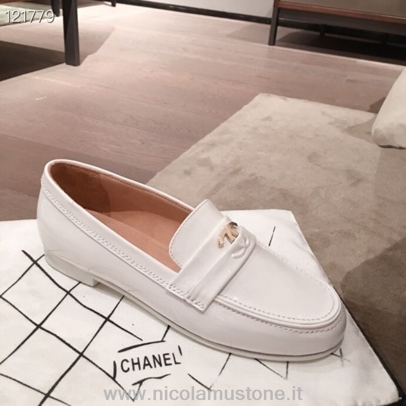 αυθεντικά Loafers Chanel λουστρίνι από δέρμα μοσχαριού συλλογή φθινοπώρου/χειμώνα 2020 λευκό