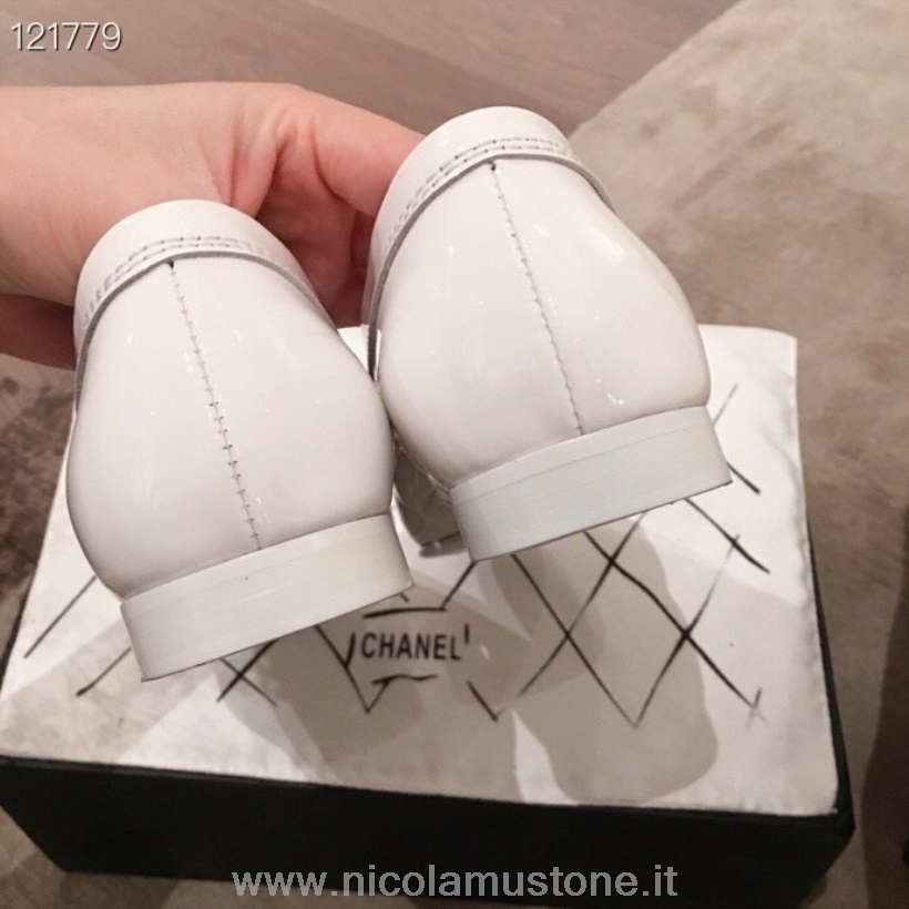 αυθεντικά Loafers Chanel λουστρίνι από δέρμα μοσχαριού συλλογή φθινοπώρου/χειμώνα 2020 λευκό