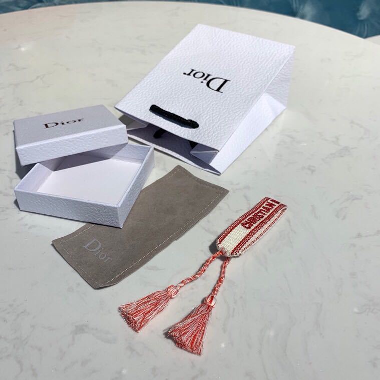 Πρωτότυπος ποιότητας υφαντό βραχιόλι Christian Dior Jadior άνοιξη/καλοκαίρι 2019 συλλογή πολύχρωμο κόκκινο/κρεμ