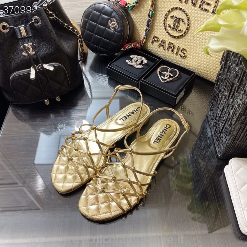 αυθεντικά πέδιλα με λουράκια Chanel δέρμα αρνιού χρυσό συλλογή άνοιξη/καλοκαίρι 2021