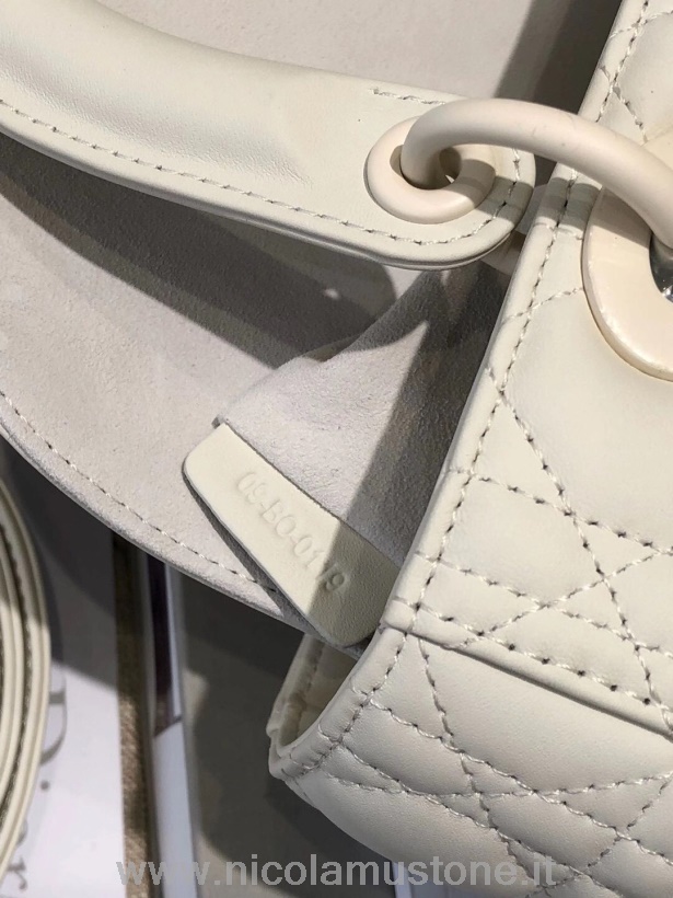 γυναικεία τσάντα γυναικείας ντιορ γνήσιας ποιότητας Christian Dior ματ ματ δερμάτινο δέρμα αρνιού υλικού 24cm συλλογή φθινοπώρου/χειμώνα 2020 λευκό