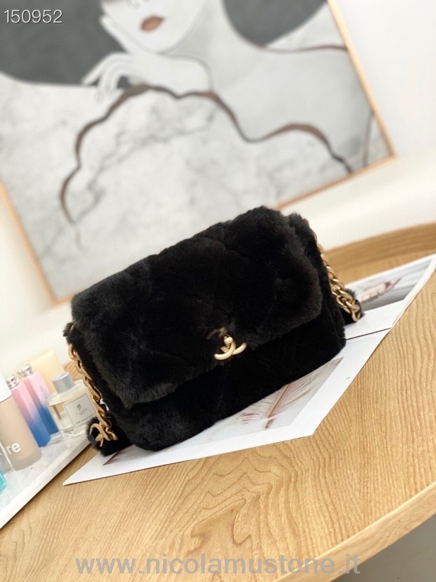 Original quality Chanel Flap Bag 22cm Shearling Fur Antique Gold Hardware Fall/Winter 2020 Collection Black