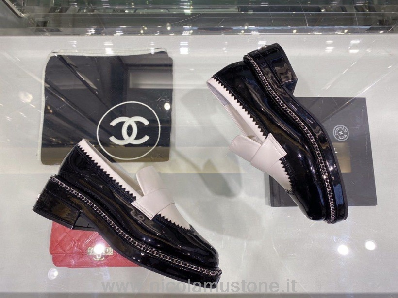 Original quality Chanel Chain Embroidered Loafers Calfskin Leather Fall/Winter 2019 Collection White/Black