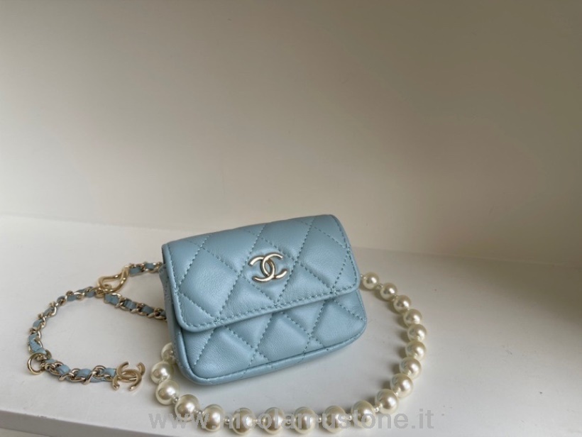 Chanel Mini Riñonera Con Solapa De Calidad Original En Piel De Cordero 10 Cm Piel De Cordero Herrajes Dorados Colección Primavera/verano 2022 Azul Claro
