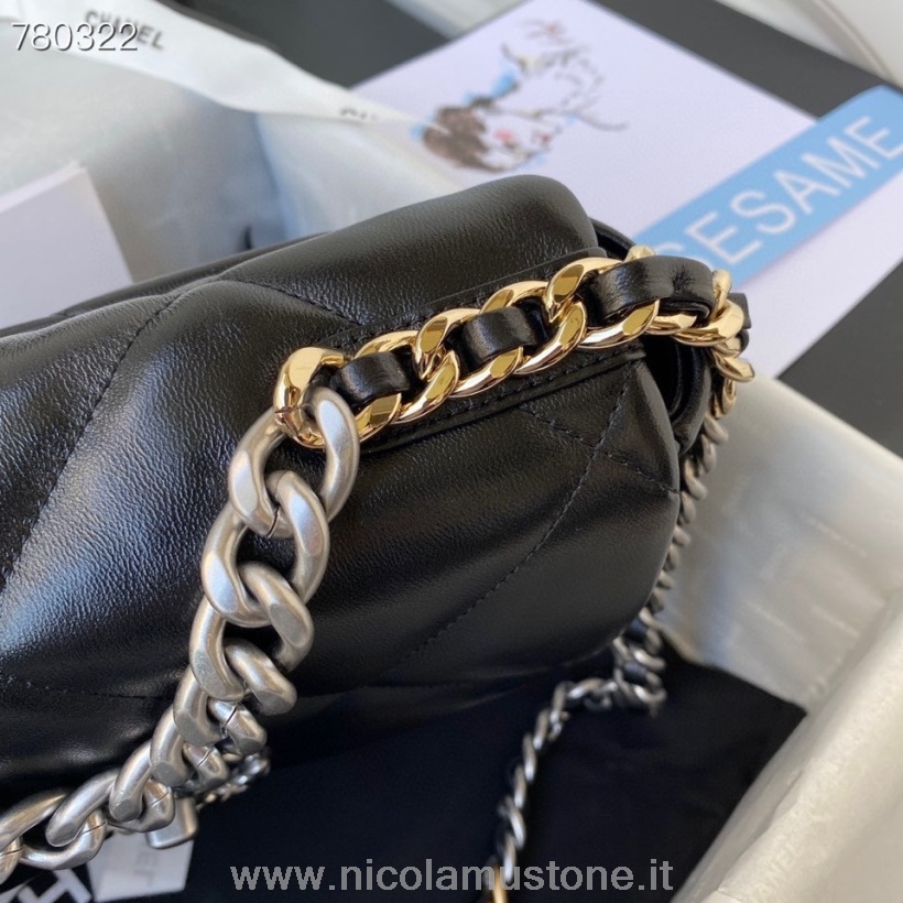 Bolso Con Solapa Chanel 19 De Calidad Original 26cm As1160 Herrajes Plateados Piel De Cabra Colección Otoño/invierno 2021 Negro
