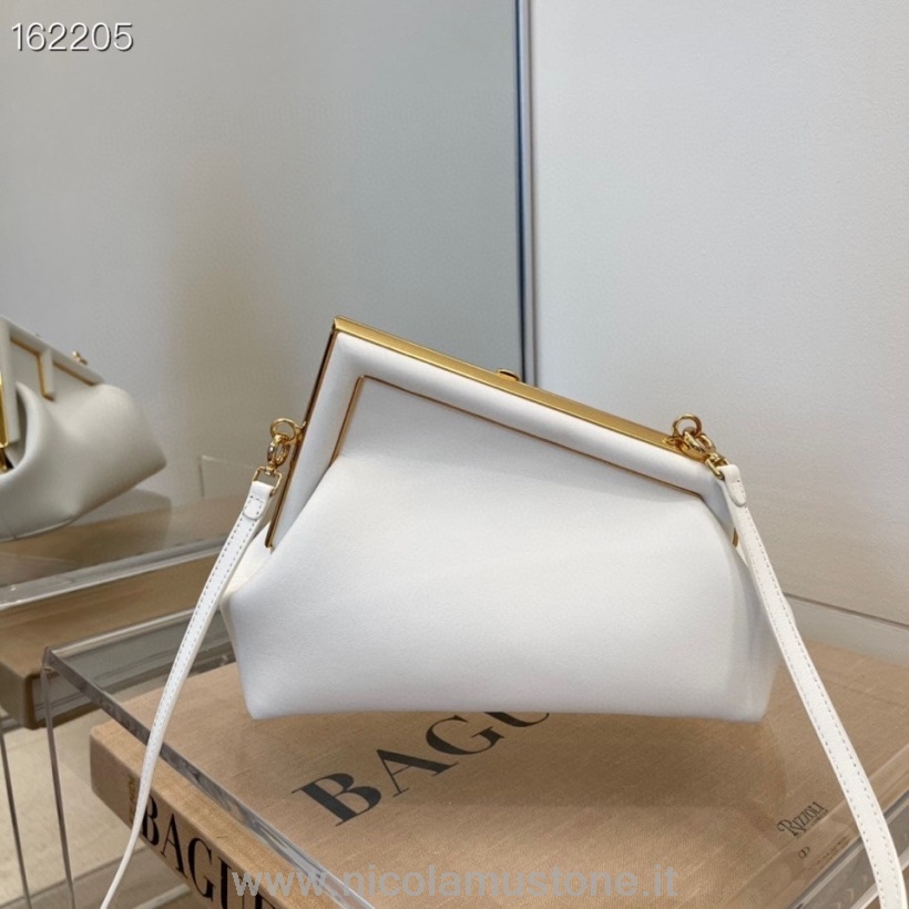 Fendi First Clutch Bolso Pequeño De Calidad Original Napa 26cm Colección Otoño/invierno 2021 Blanco