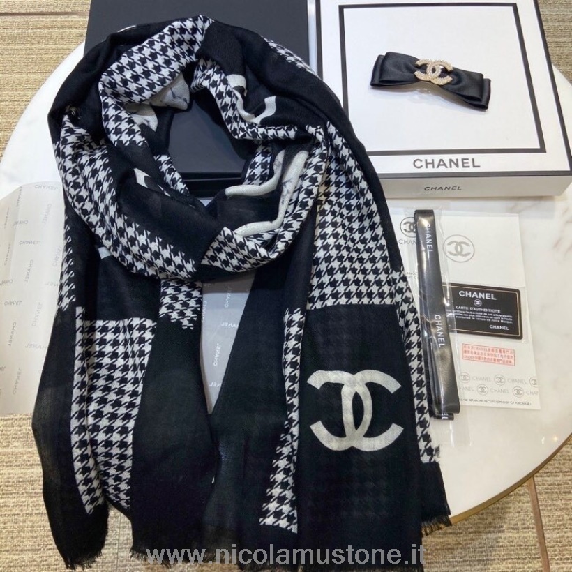 Foulard Châle Fleur De Camélia Chanel Qualité Originale 200cm Collection Automne/hiver 2020 Gris/noir