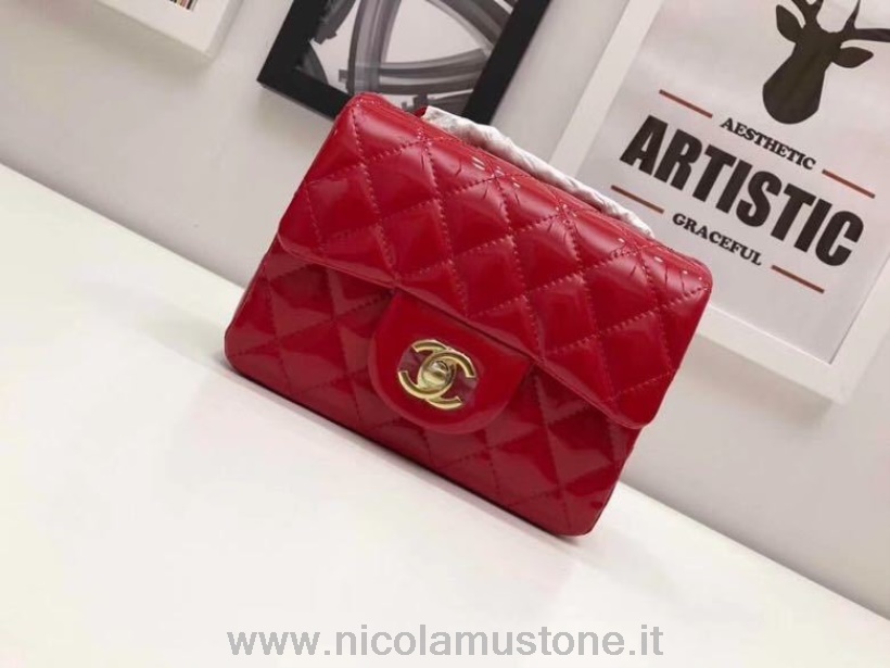 Mini Sac à Rabat Chanel Classique Qualité Originale 18cm Quincaillerie Dorée Cuir Verni Collection Printemps/été 2020 Rouge