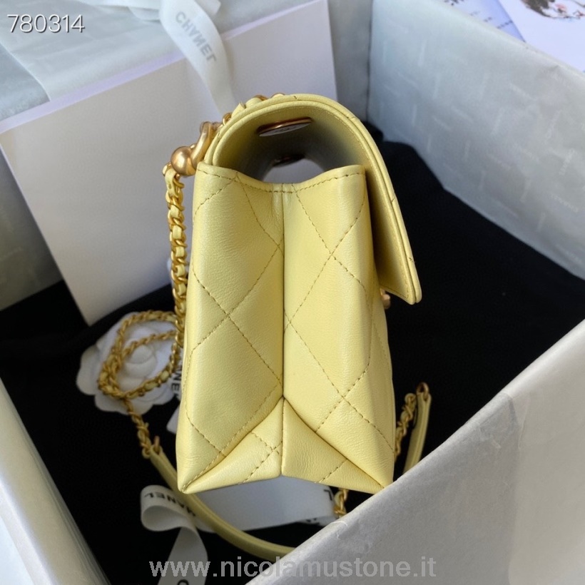 Sac à Rabat Chanel Qualité D\origine 22cm As3011 Accastillage Doré Cuir De Veau Collection Automne/hiver 2021 Jaune