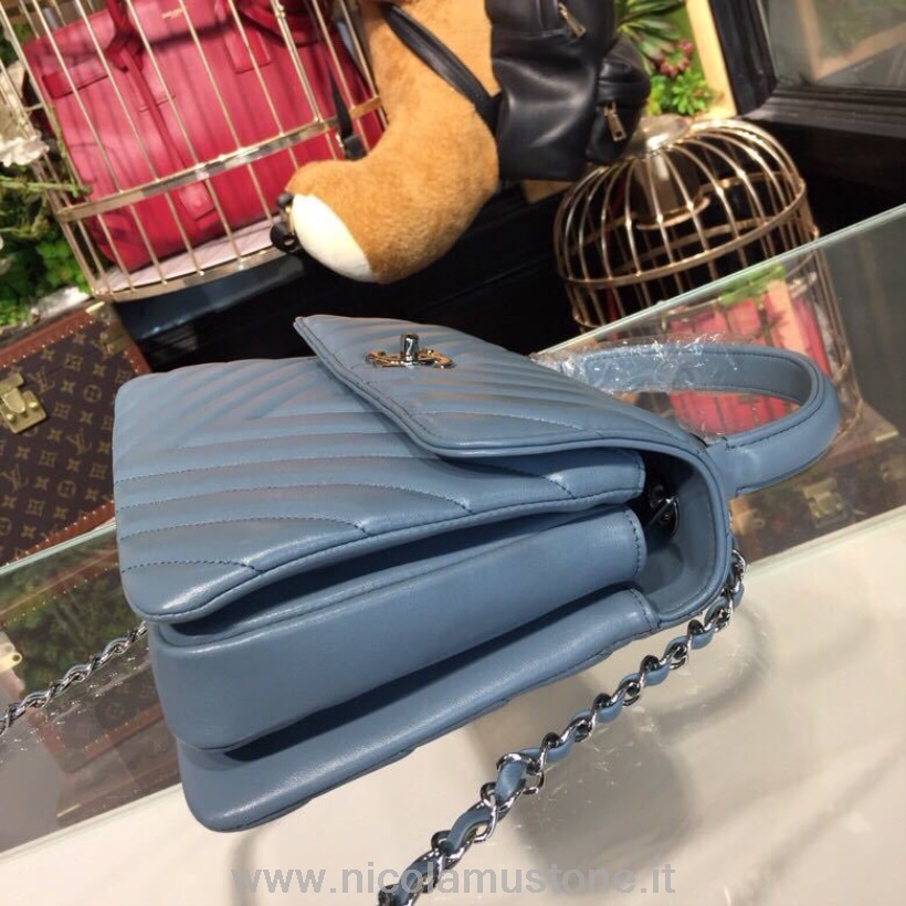 Qualità Originale Chanel Trendy Cc Chevron Top Handle Bag 25cm Pelle Di Vitello Hardware Argento Primavera/estate 2018 Collezione Act 1 Sky Blue