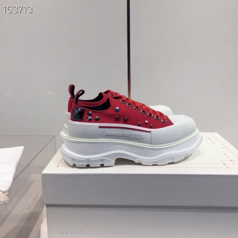 Original quality Alexander McQueen Tread Slick Low-Top Studded Sneakers Fall/Winter 2020 Collection Red/White