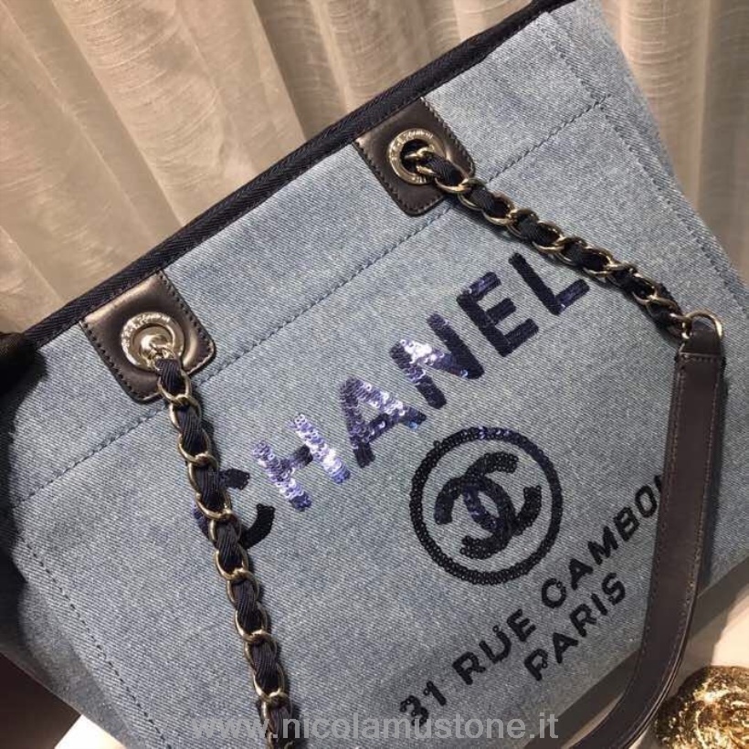 Originele Kwaliteit Chanel Deauville Draagtas 34cm Canvas Tas Lente/zomer 2019 Collectie Lichtblauw/pailletten//multi