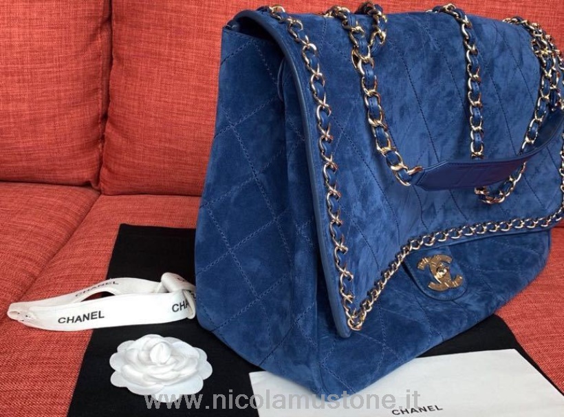 Originele Kwaliteit Chanel X Pharrell Capsule Collection Xxl Classic Flap Reistas 46cm Suède Lamsleer Gouden Hardware Lente/zomer 2019 Act 1 Collection Blauw