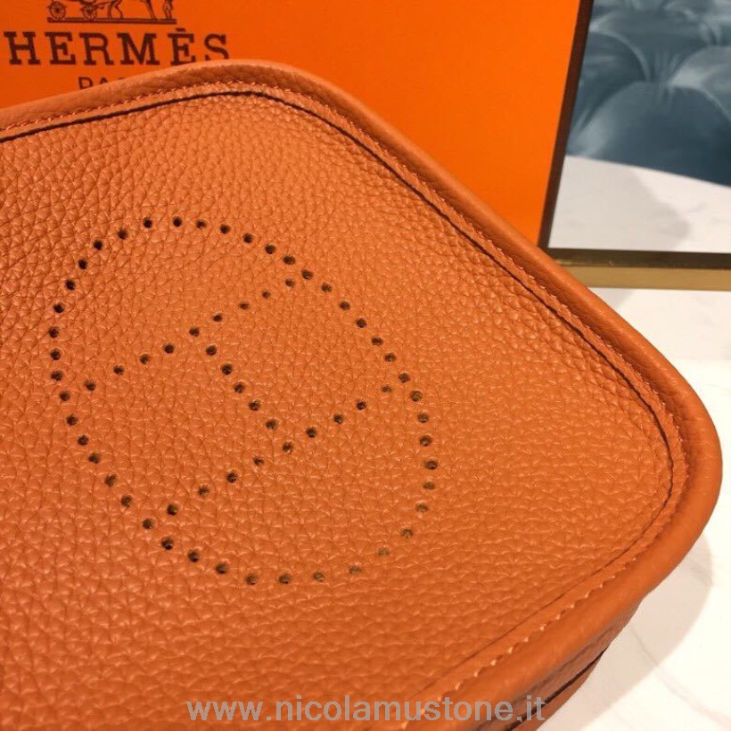 Original Kvalitet Hermes Evelyne Ii Tpm Bag 20cm Taurillon Clemence Håndsydd Palladium Hardware Oransje
