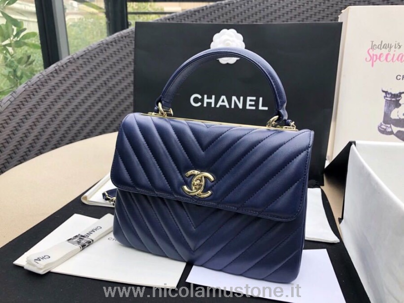 Qualità Originale Chanel Chevron Trendy Cc Top Handle Borsa 25 Cm Pelle Di Vitello Hardware Oro Primavera/estate 2019 Collezione Act 1 Blu Navy