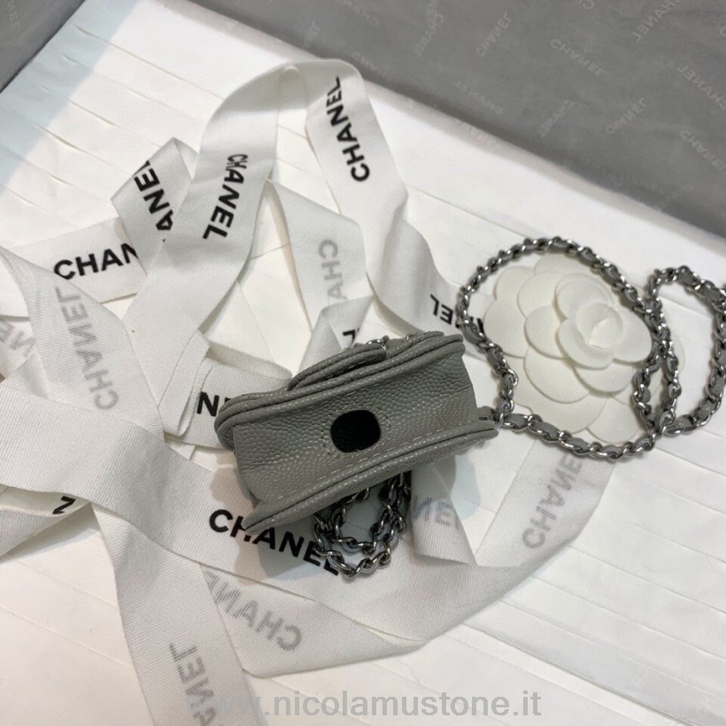 Capa De Qualidade Original Chanel Airpod Pro Na Corrente 8cm As88893 Couro De Bezerro Granulado Hardware Prata Primavera/verão 2021 Coleção Cinza